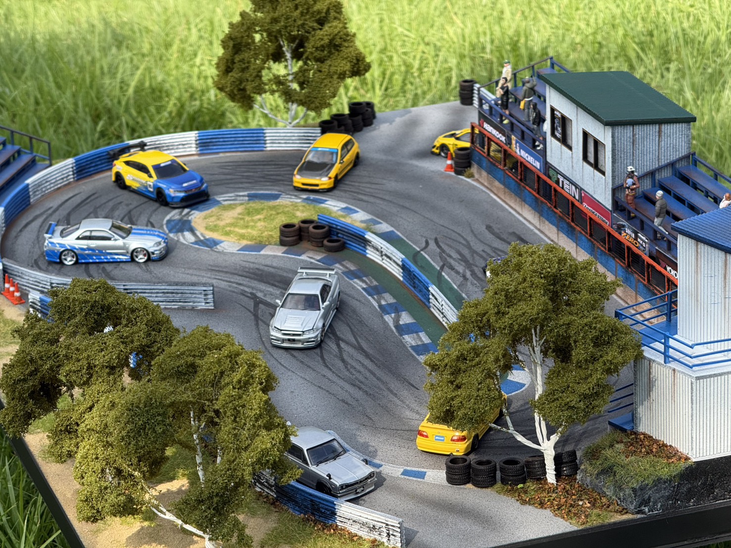 Diorama Race Track